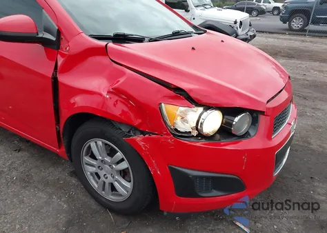 2015 Chevrolet Sonic Lt Auto z USA, uszkodzony, nr VIN 1G1JC6SH1F4149917